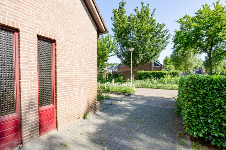 Photo 34 of Lijsterstraat 1