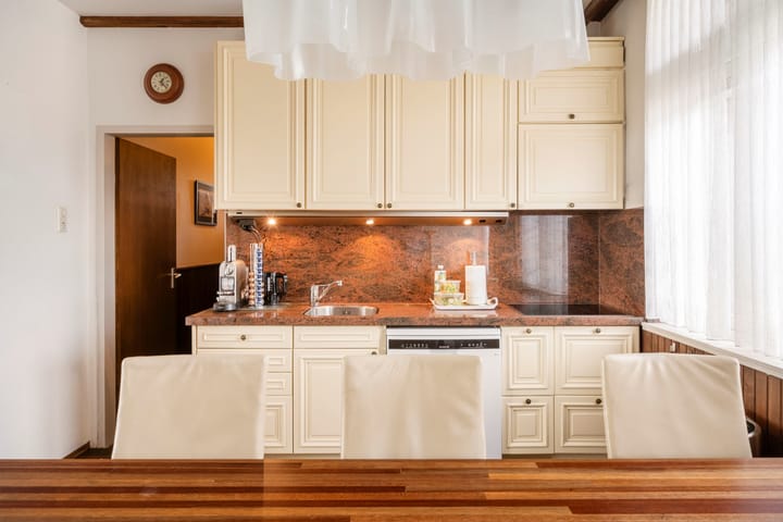 Photo 32 of Raaphorstlaan 18-B