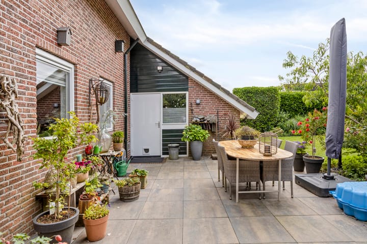 Foto 47 van Milhoes 2