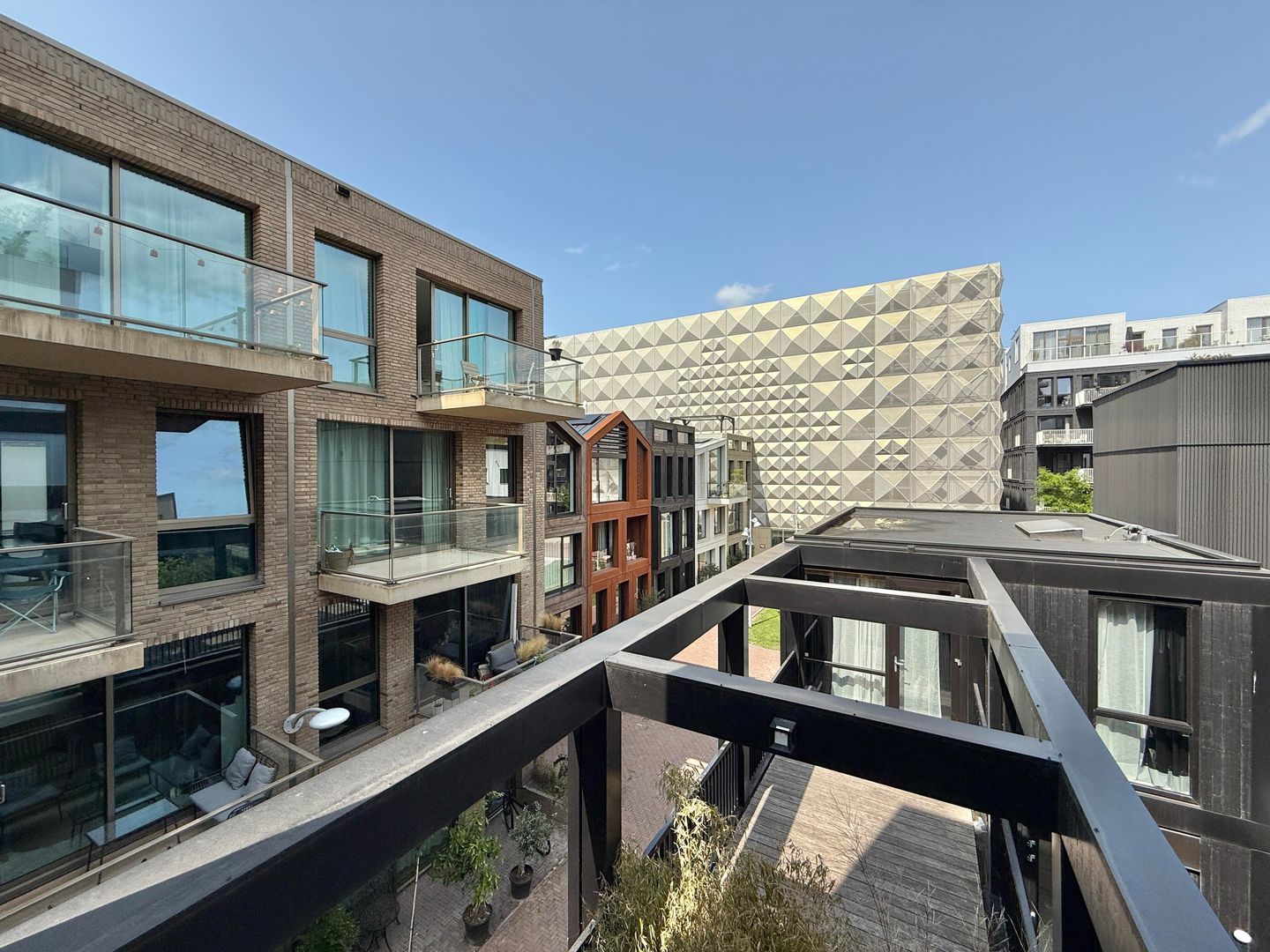 Foto 25 van Leen Jongewaardkade 1