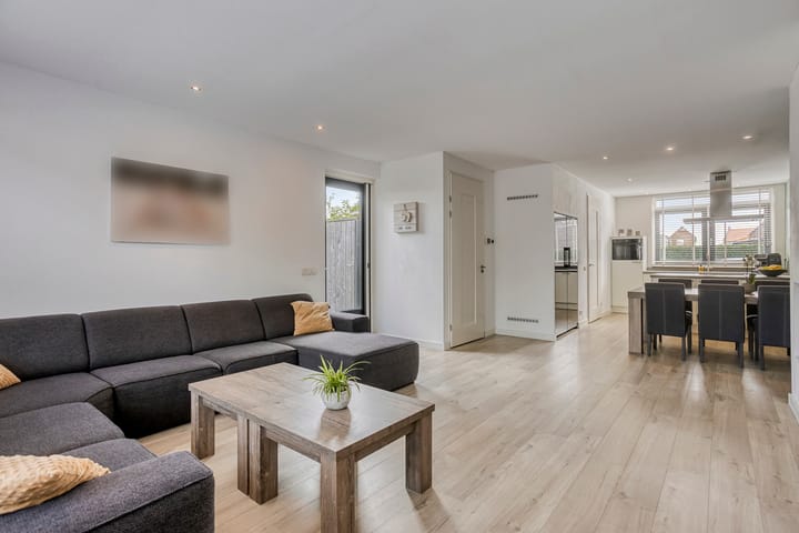 Foto 3 van Merensteinplein 2