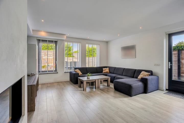 Foto 10 van Merensteinplein 2