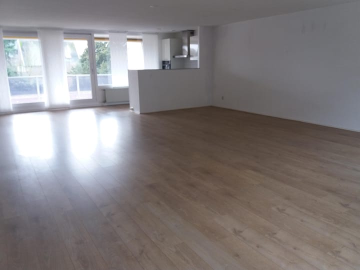 Photo 3 of Wilhelminastraat 12-10