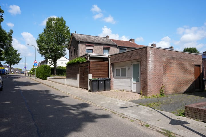 Photo 25 of Iepenstraat 32