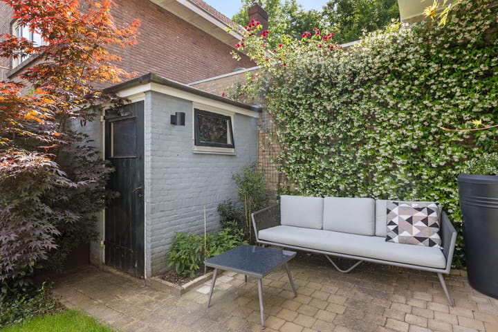 Foto 32 van Van Limburg Stirumlaan 2-A