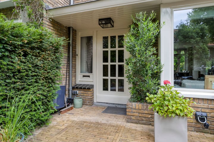 Foto 2 van Ernst Casimirlaan 81