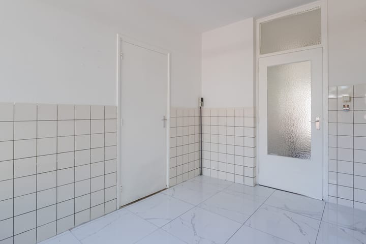 Foto 8 van Van Anrooijstraat 21