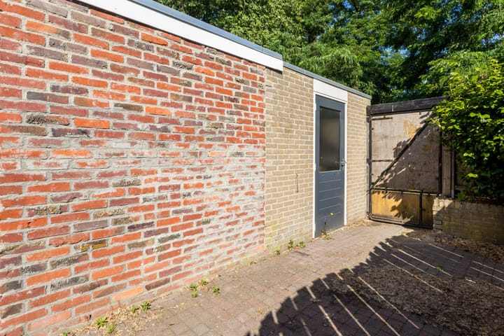 Foto 25 van Van Anrooijstraat 21