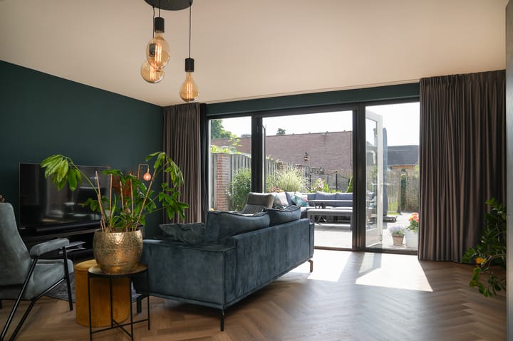 Photo 10 of Morelstraat 13