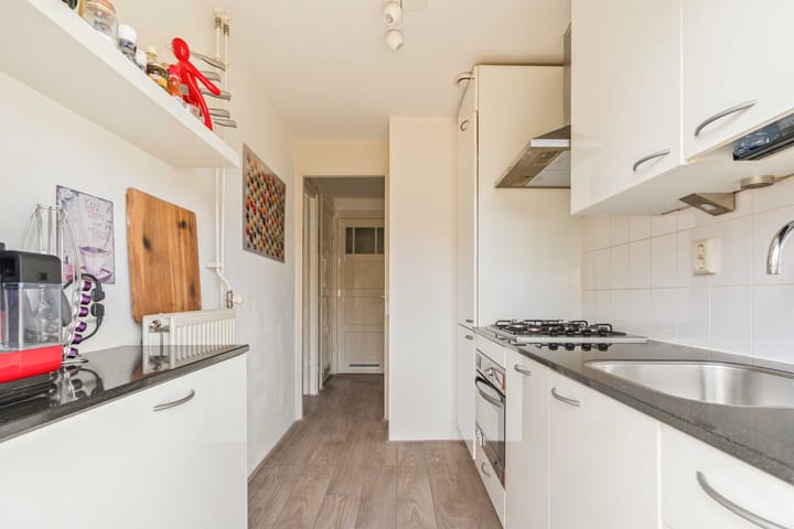 Foto 11 van Sara Burgerhartstraat 46-2