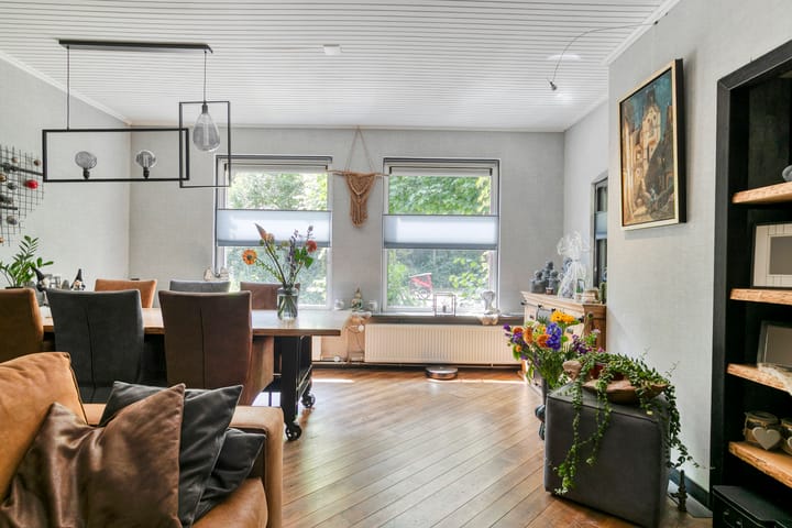 Photo 25 of Hoogoordstraat 9