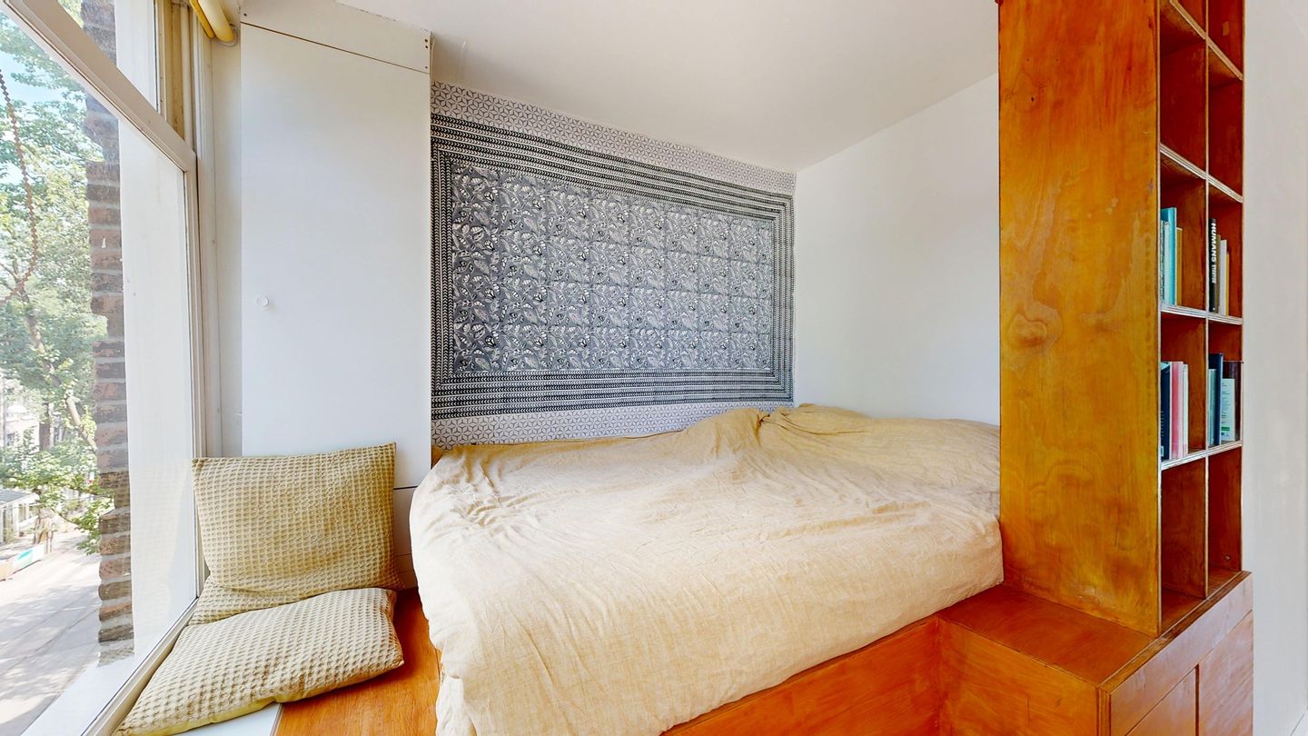 Photo 14 of Czaar Peterstraat 98-D