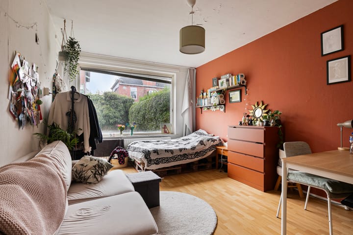 Photo 2 of Heinsiusstraat 16