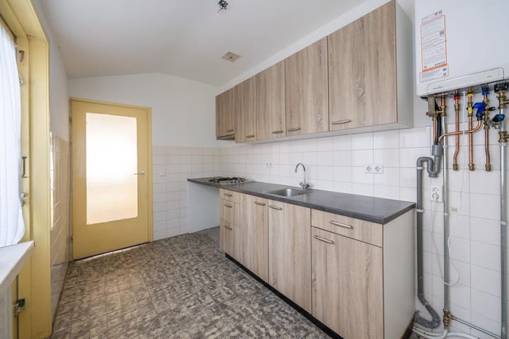 Foto 16 van Julianalaan 49