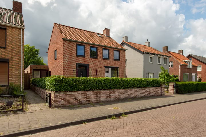 Foto 52 van Graaf Moretuslaan 15