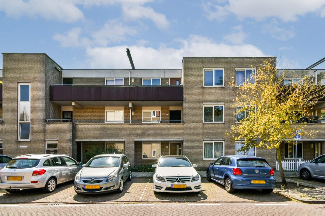 Foto 2 van Overleg 54