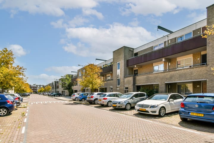 Foto 3 van Overleg 54