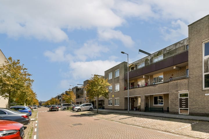 Foto 3 van Overleg 100