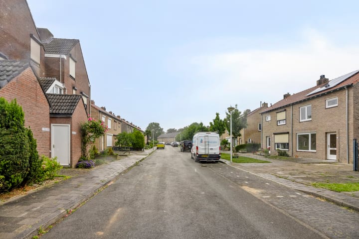 Foto 24 van Aan het Valderen 15-A