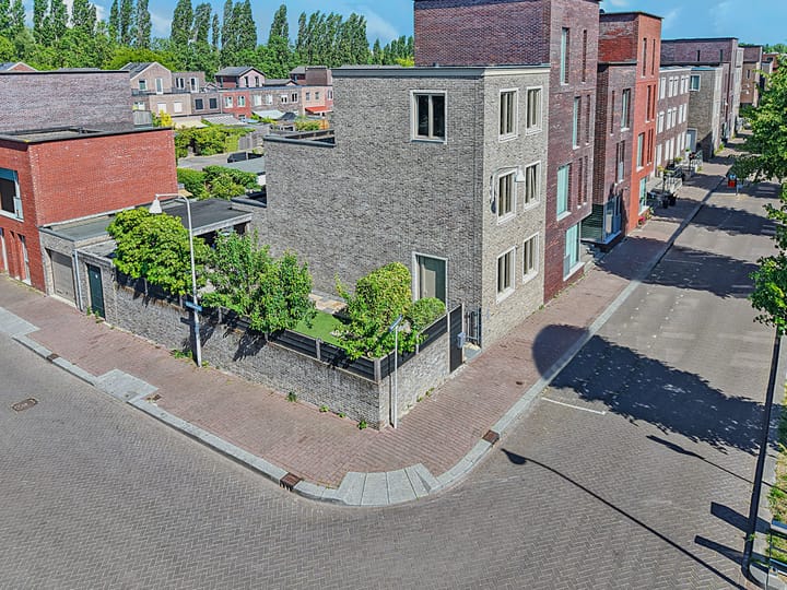 Foto 7 van Hindeloopenkade 148