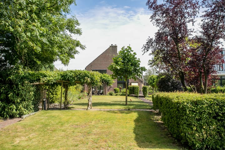 Foto 80 van Venloseweg 35