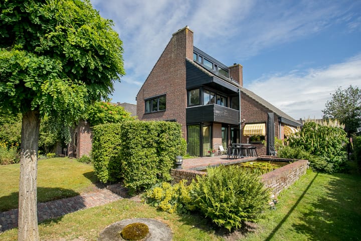 Foto 84 van Venloseweg 35