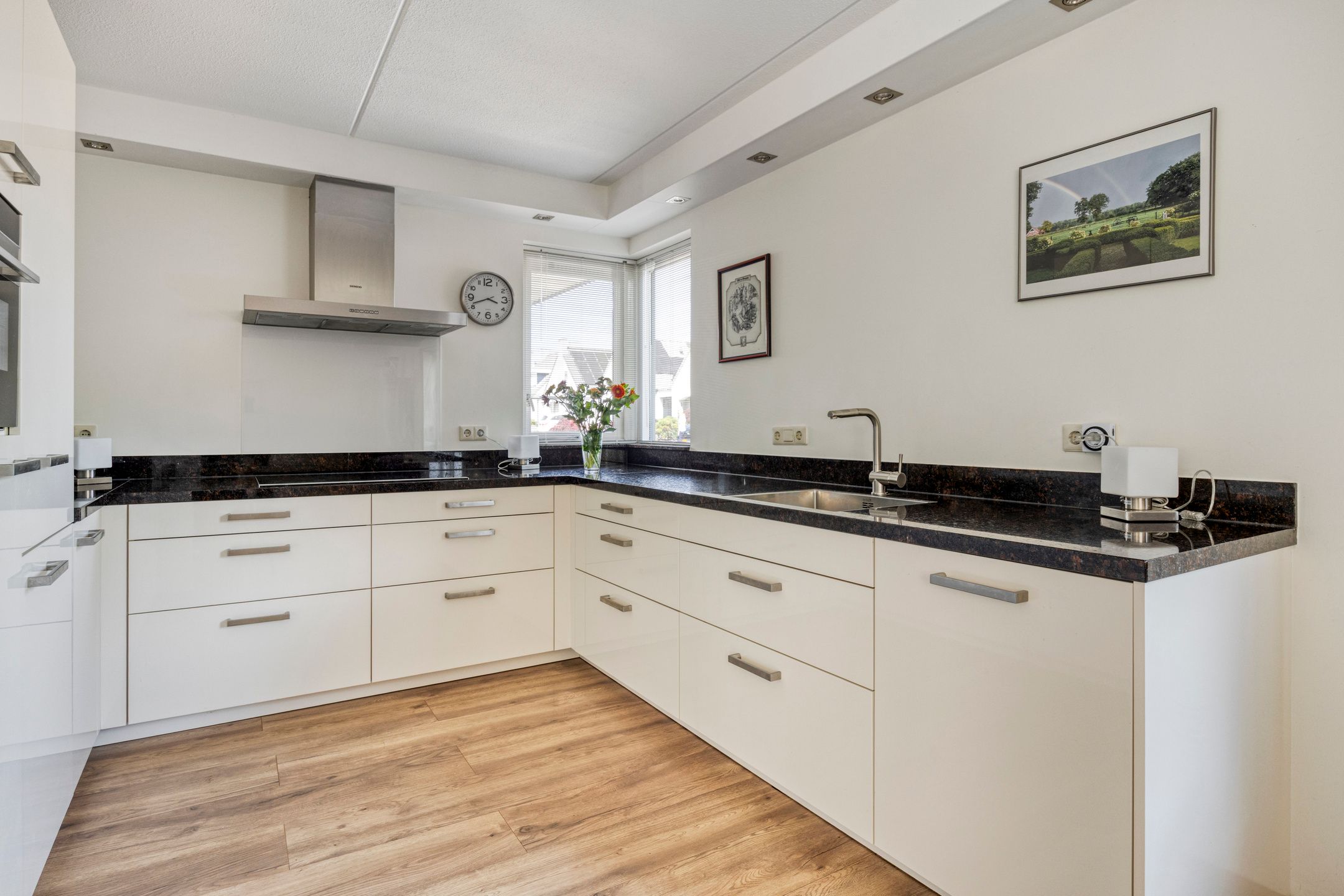 Foto 15 van Marthalaan 22