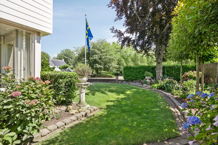 Foto 32 van Marthalaan 22