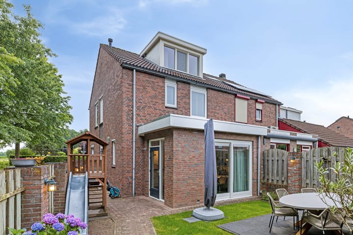 Foto 38 van Nic Beetsstraat 18