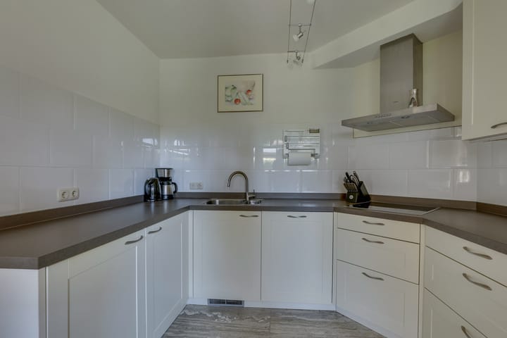 Foto 9 van Liezenweg 6