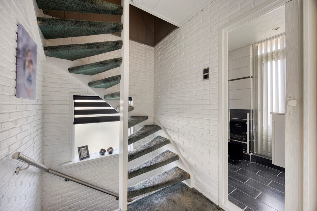 Foto 16 van Stoop van Zwijndrechtstraat 14