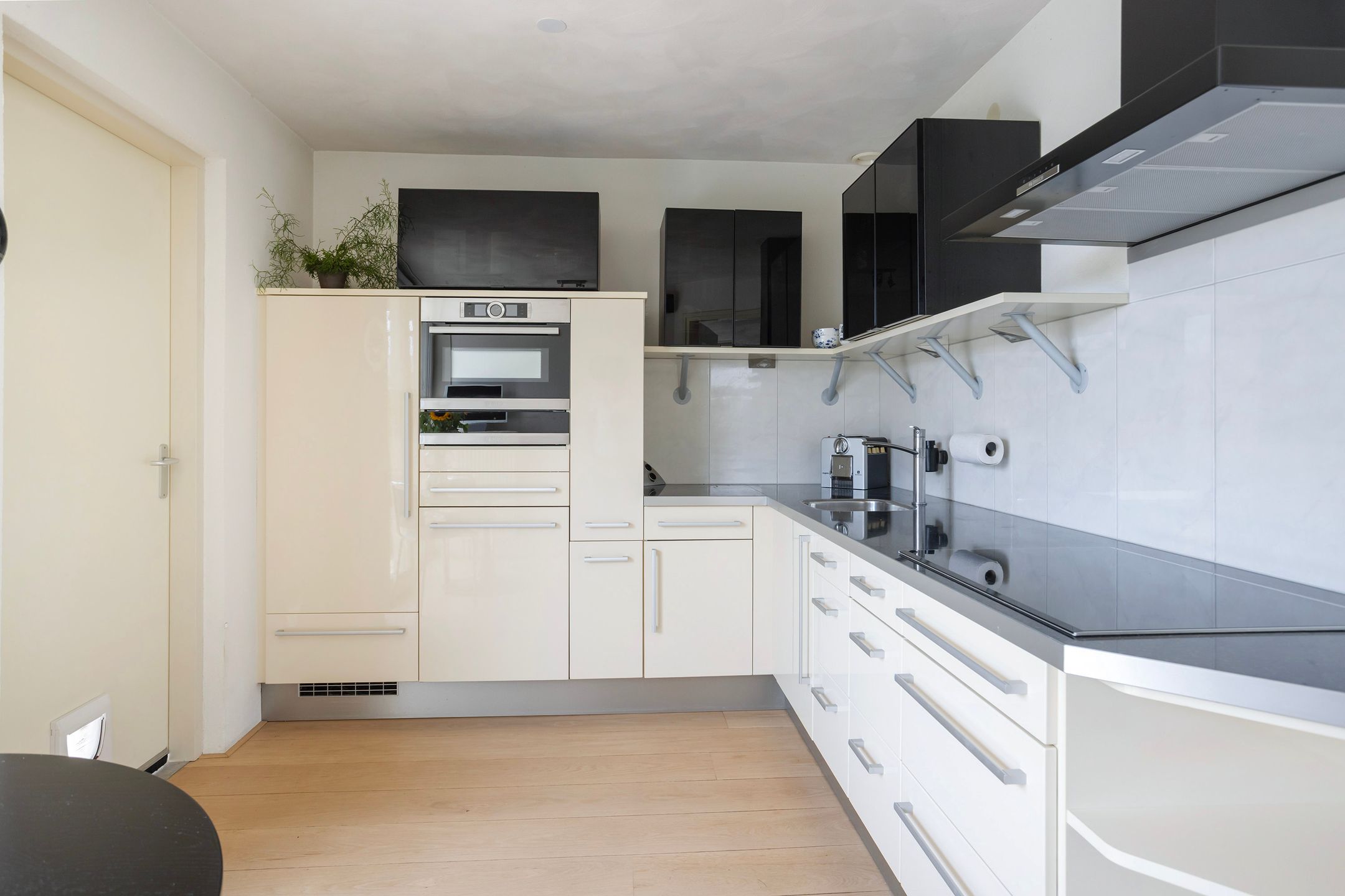 Photo 3 of Doerebout 26