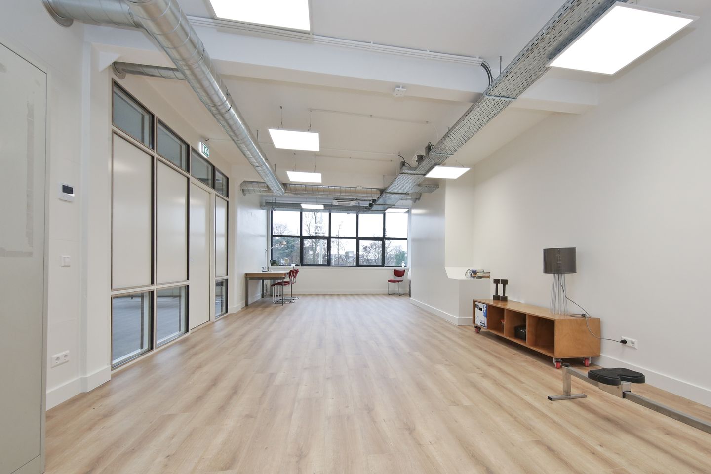 View photo 2 of Langsom 20