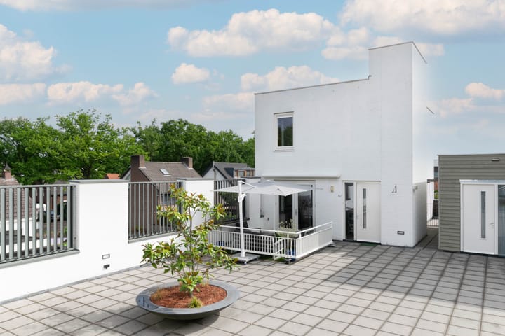 Foto 48 van Heistraat 8-J