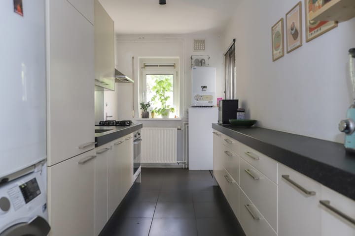 Foto 11 van Molukkenstraat 36