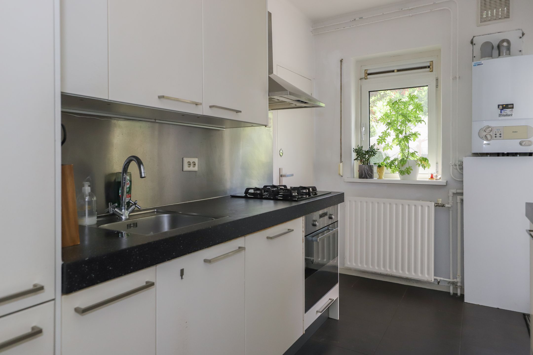 Foto 12 van Molukkenstraat 36