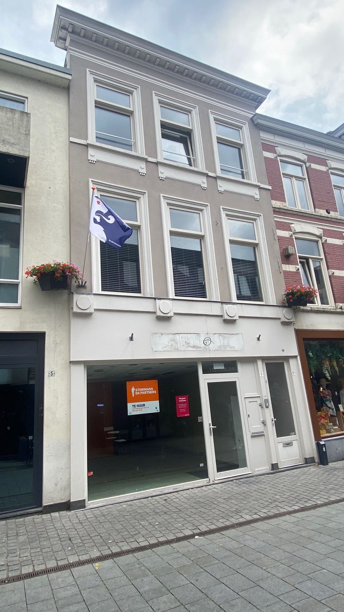 Bekijk foto 2 van Halstraat 7