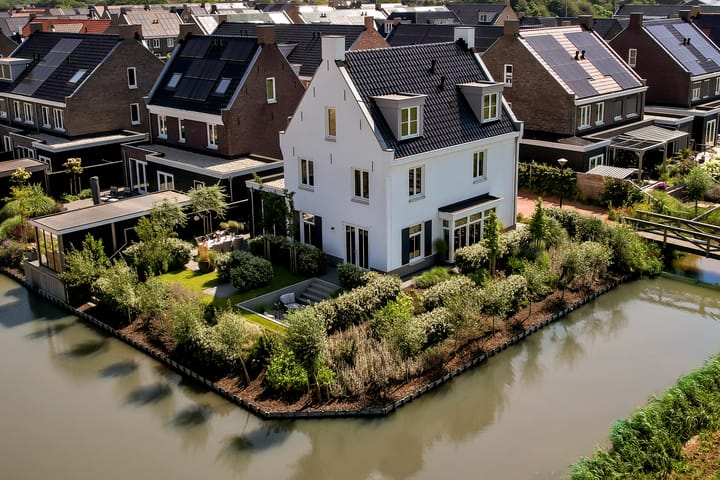 Foto 1 van Bijenkorf 25