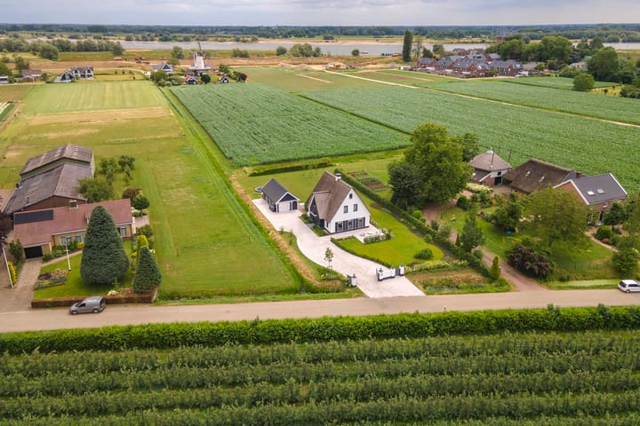 Foto 44 van Achterstraat 24-B