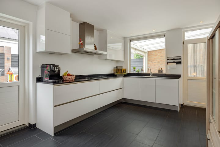 Foto 10 van Aalbersestraat 36