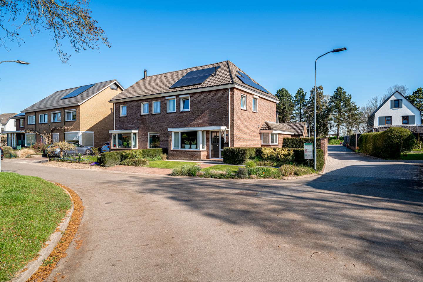 Photo 1 of Schoolstraat 44