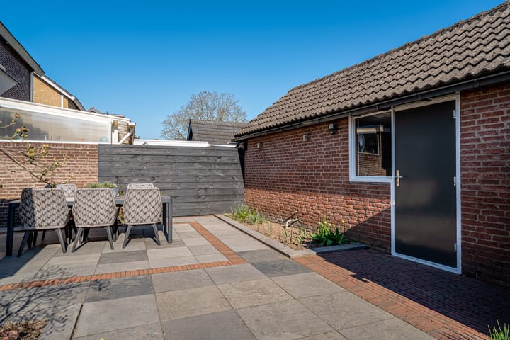 Photo 8 of Schoolstraat 44