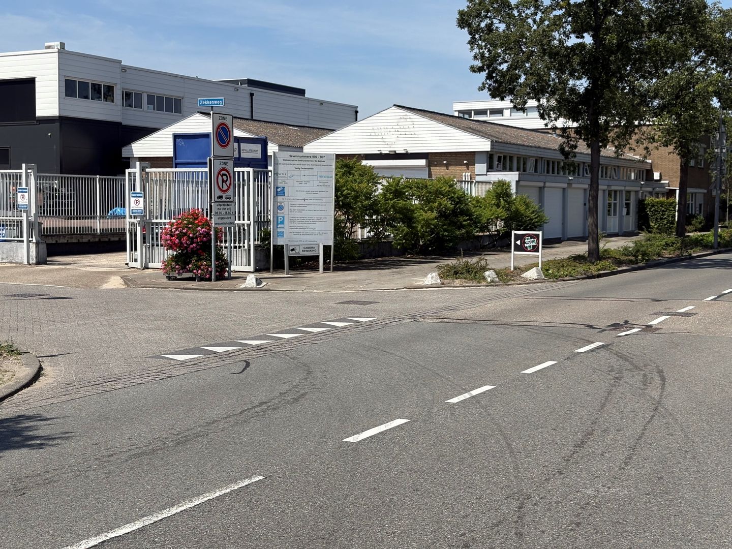View photo 1 of Prins Hendrikweg 10