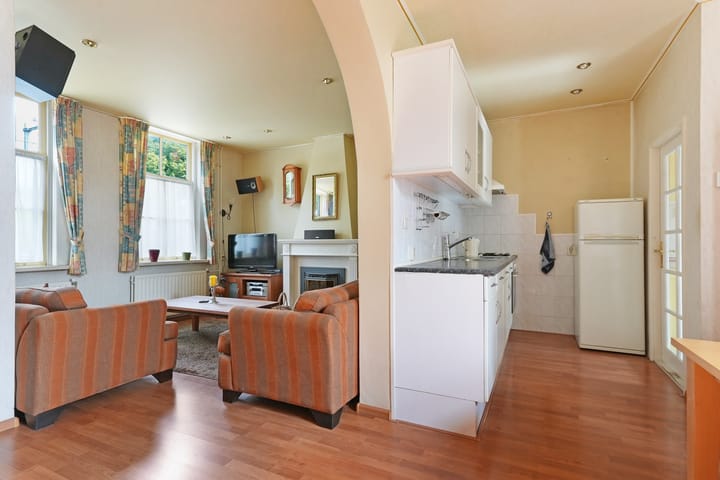 Foto 8 van Spoorstraat 40