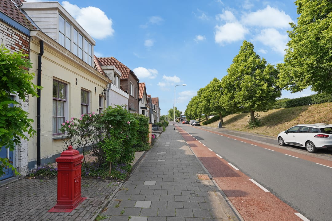 Foto 28 van Spoorstraat 40