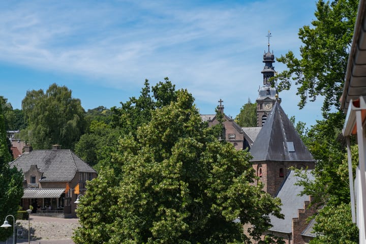 Foto 11 van van der Veurweg 21