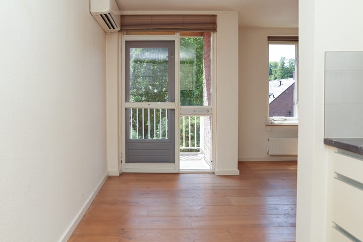 Foto 12 van van der Veurweg 21