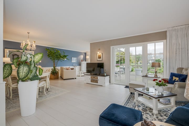 Foto 12 van Voorschoterweg 71-B