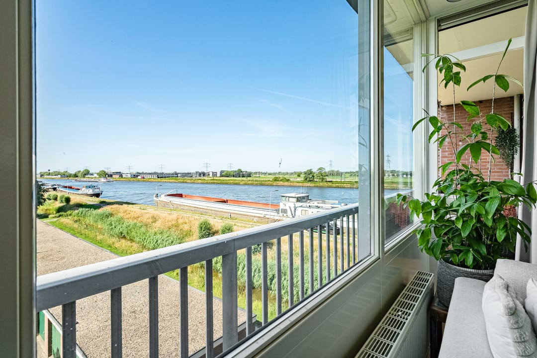 Foto 2 van Titus Brandsmastraat 41