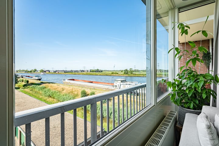 Foto 2 van Titus Brandsmastraat 41